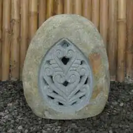 Artikelbild 1 des Artikels “Gartenlaterne aus Flussstein, geschlitzt (Motiv), ca. 35 cm “